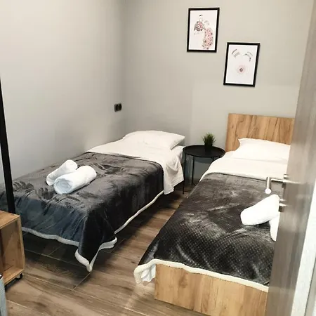 Sts Eight 7 New Luxury Apartmán *